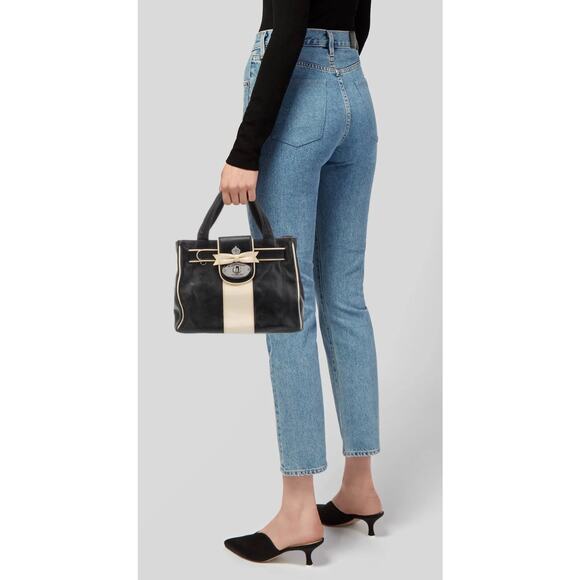 MY FLAT IN LONDON DEBUTANTE BLACK & CREAM SOFT LEATHER BOWTIE SATCHEL - Picture 4 of 14